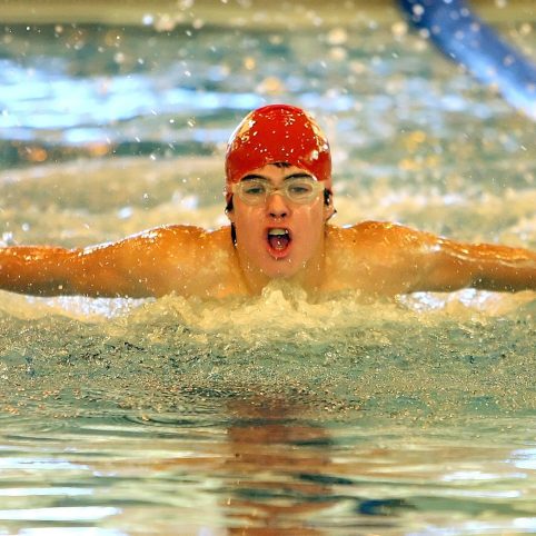 swimmer-1483859_1920